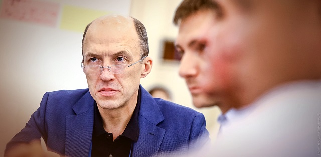 Хорохордина сталкивают с алтайской горы