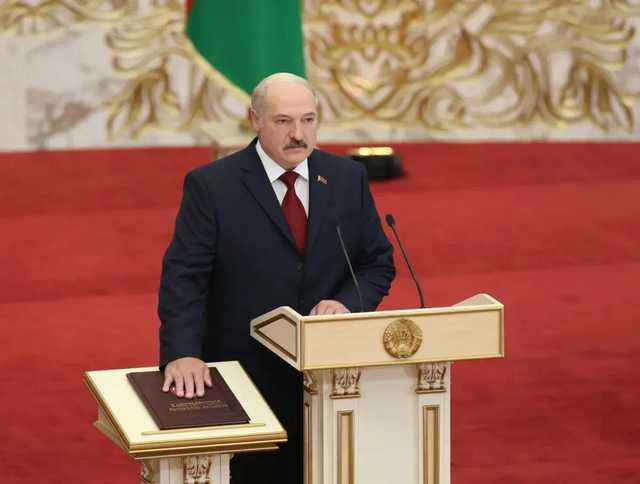 Лукашенко заявил о готовности отдать часть своих полномочий