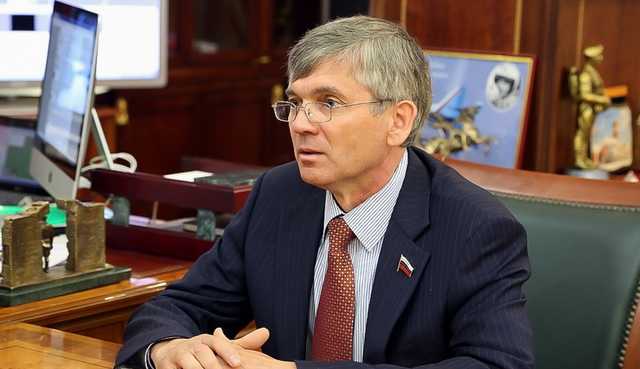 Вакцина Петрова "уколет" госбюджет