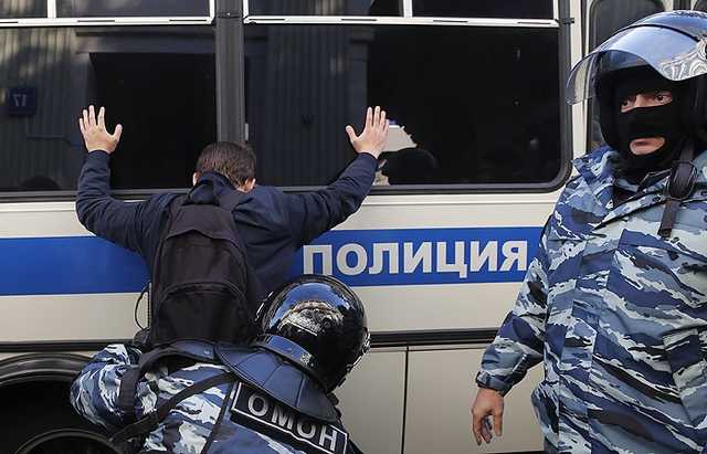 Возле отдела полиции в Москве задержали мужчину с гранатами