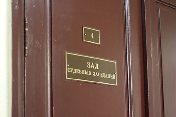 Дочери обвиненного в изнасиловании детей священника вынесли приговор