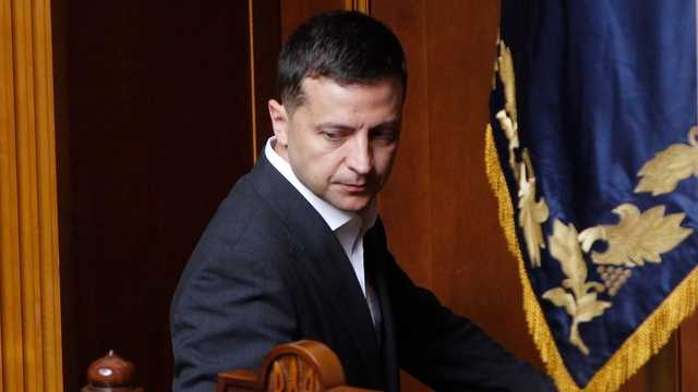 Зеленский мог подцепить коронавирус в школе жены Васи Хмельницкого