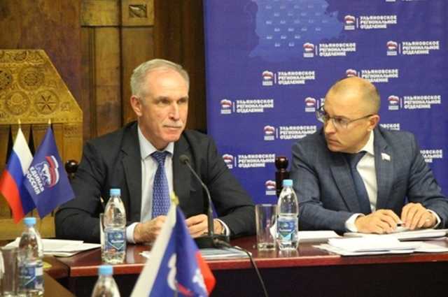 Гвоздь номера: единороссы по разнарядке пошли в «красные зоны» и в волонтеры-водители