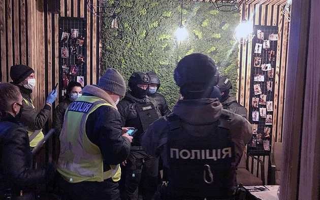 В центре Киева накрыли целую сеть борделей, замаскированных под салоны массажа
