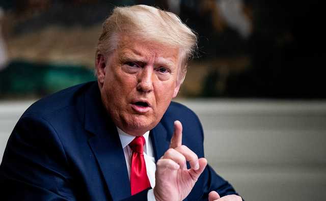 Трамп устроил в Белом доме рождественскую вечеринку и пообещал снова пойти в президенты