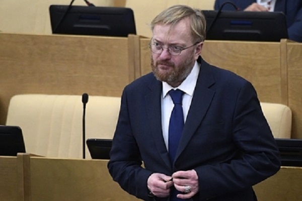 Милонов предложил приравнять «веселящий газ» к наркотикам