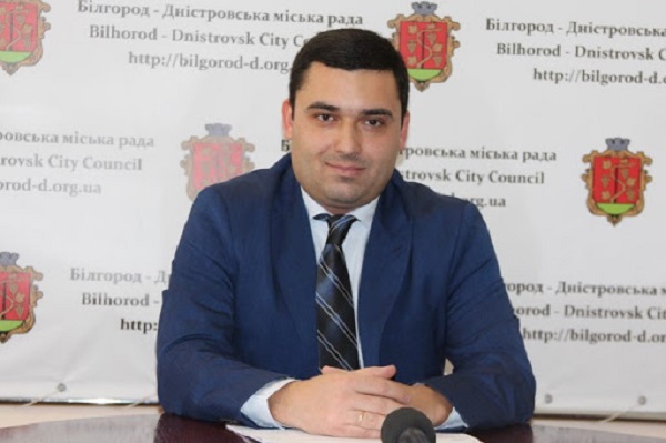 Мэр Белгорода-Днестровского нашел скрытые видеокамеры в кабинете