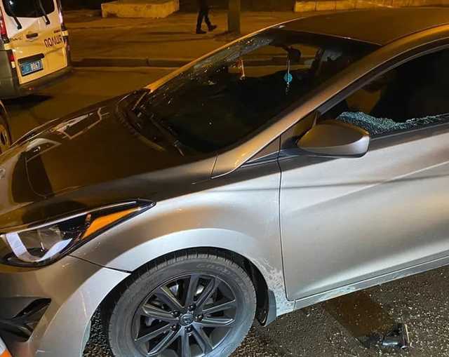 В Киеве полиция устроила стрельбу и погоню за авто: водитель пытался застрелиться