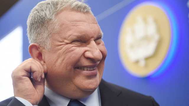 Несмотря на пандемию, Сечин справит Новый год на Мальдивах, а Медведева – в Индонезии