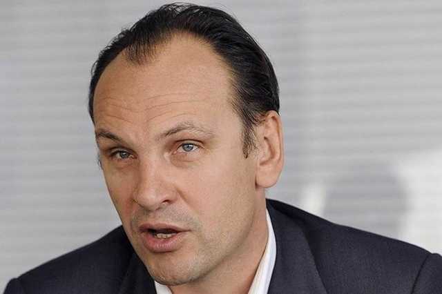 Уголовник Михаил Хабаров накупил Porche на сворованные у россиян деньги