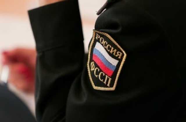 «Сотруднику не следует держать руки в карманах»