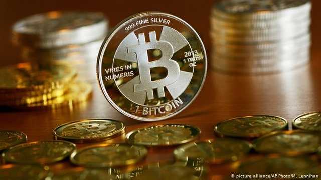 Стоимость биткоина упала на 11%