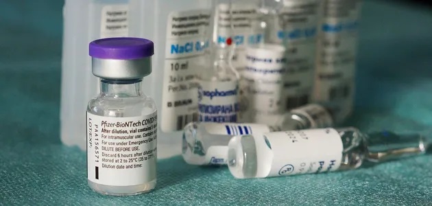 После вакцины Pfizer/BioNTech вырабатывается больше антител, чем после перенесенного COVID-19 – ученые