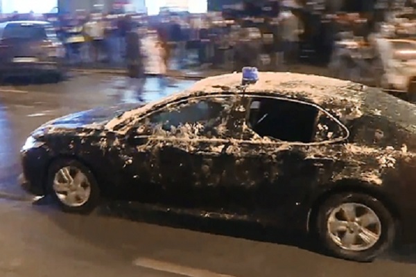 По факту разгрома автомобиля ФСБ в центре Москвы возбудили уголовное дело
