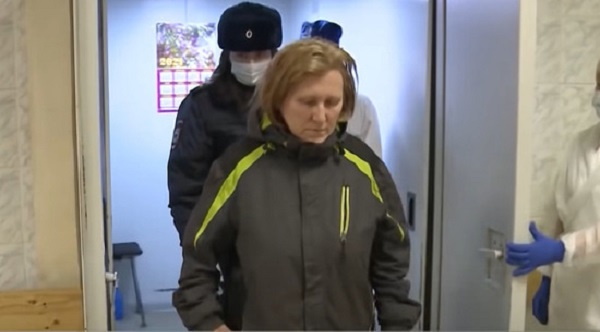 Избитая омоновцем россиянка Юдина рассказала о жизни на 10000 рублей