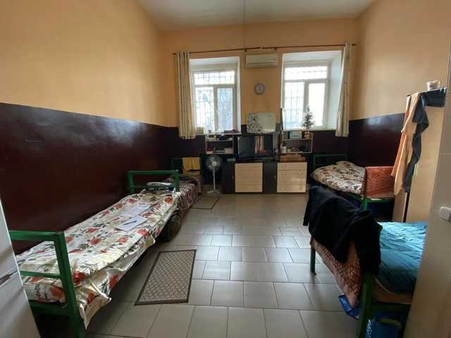 Появились фото самой дорогой камеры Лукьяновского СИЗО: как выглядят VIP-условия