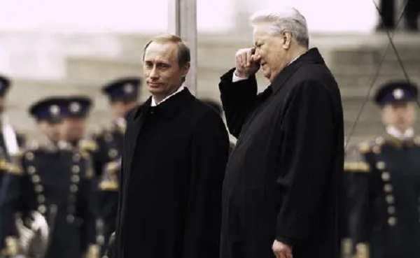 Экс-помощник Ельцина сказал, почему тот выбрал Путина преемником