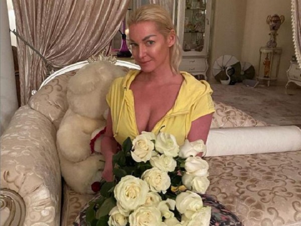 «Уходить нужно вовремя»: на Волочкову с ее «балетом» накинулись зрители