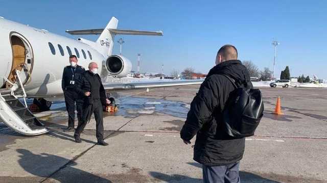 "Ключевой свидетель, на котлетных вечеринках не бывал". Что известно о подозреваемом экс-топе "Приватбанка"
