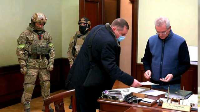 В Сеть выложили видео, снятое у дома задержанного губернатора