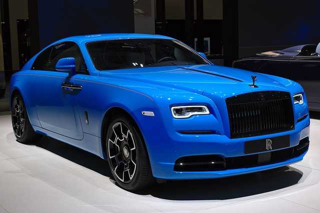 Бюджет Петербурга обменяли на пару Rolls-Royce