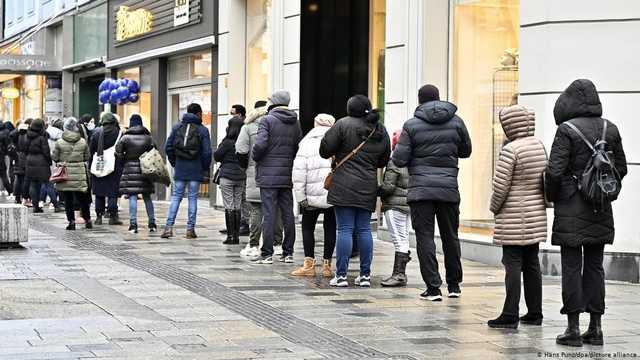 В Австрии будут требовать негативный COVID-тест на входе в магазины