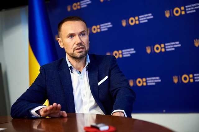 Министр образования Шкарлет после назначения смог удвоить заработки и купить квартиру