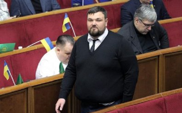 Нардеп от "Слуги народа" спровоцировал ДТП на трассе под Киевом