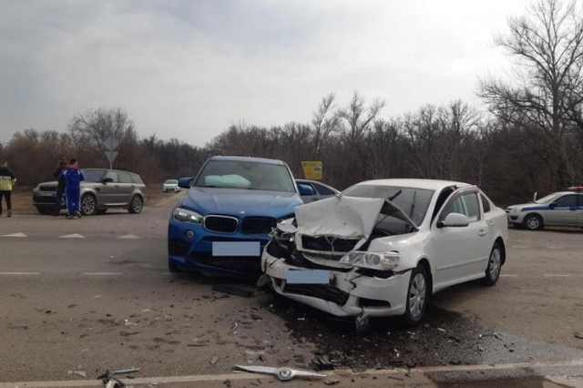 В Волгоградской области сын миллиардера попал в ДТП с автомобилем федерального судьи