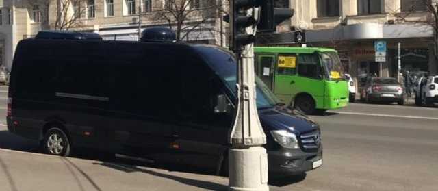 За автомобиль Кернеса просят 150 тысяч долларов