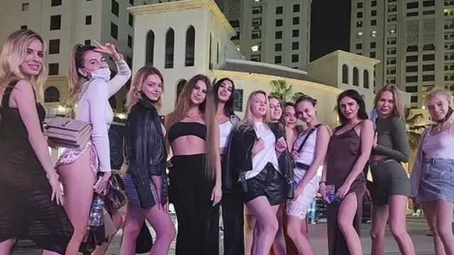 Задержанные в Дубае украинки прилетели в Киев: одна из них назвала цель фотосессии