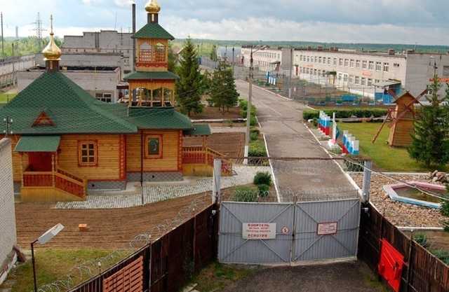 «Сильно кашляет, трудно дышит, сильная слабость, которую он, конечно, старается не показывать»