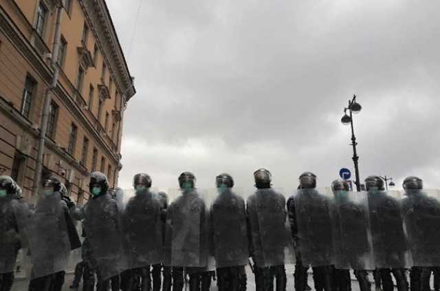 «ОВД-Инфо»: к середине ночи в России задержали более 1 700 человек