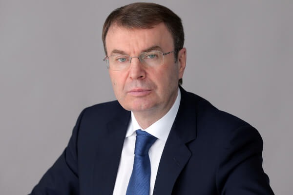 Депутат Зубарев: старая гвардия, которая привыкла к люксовым авто