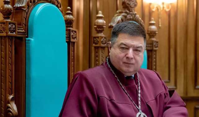 Из-за распоряжения Головатого Тупицкий и Касминин получили зарплату только за половину месяца