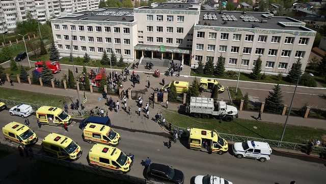 Опубликовано видео первых минут после стрельбы в казанской гимназии