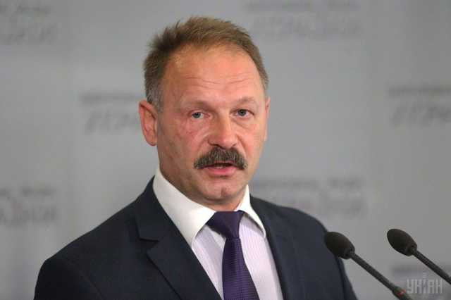 «Быдло зеленое»: экс-нардеп Барна устроил драку со «слугой» в прямом эфире