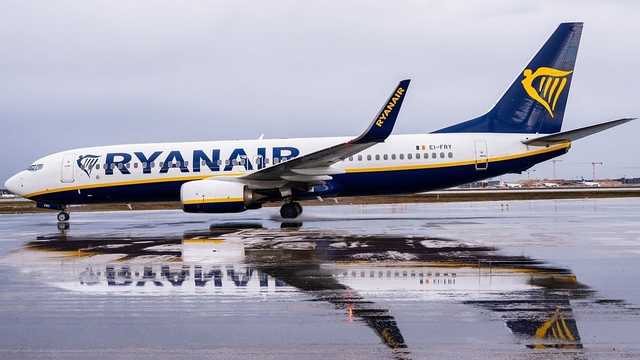   :   ,       Ryanair
