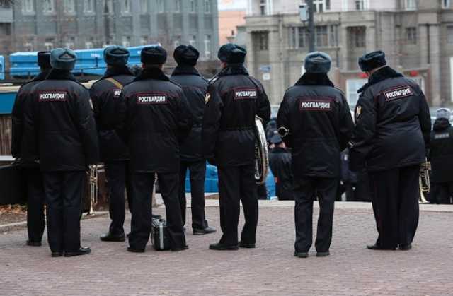 Российским силовикам повысили оклады