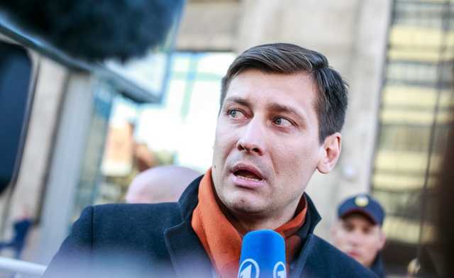 Политика Дмитрия Гудкова задержали