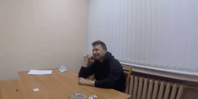 "Макароны с мясом были!": Протасевич на камеру похвалил питание в минском СИЗО
