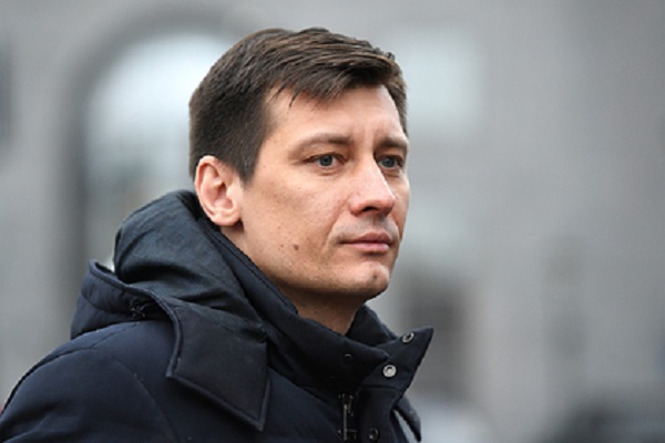 Российский суд оштрафовал уехавшего на Украину Гудкова
