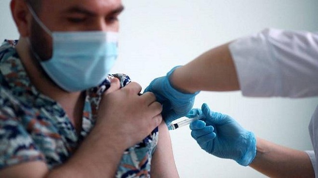 Столичным работодателям предписали отстранять сотрудников, которые отказались от вакцинации