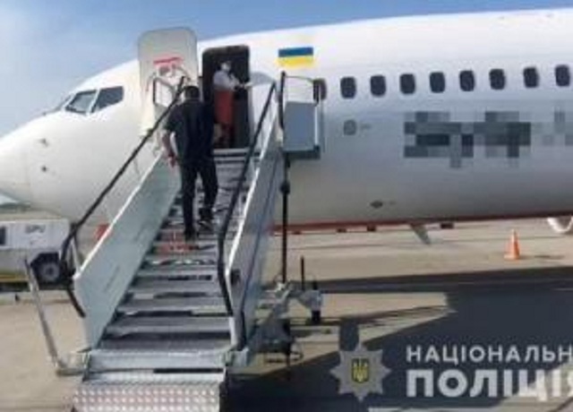 Криминального "авторитета" из списка СНБО выслали из страны
