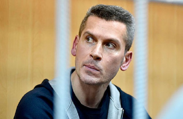 Вступиться за Зиявудина Магомедова некому — вот и сидит