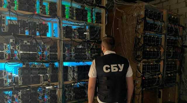 В Нежине «майнеры» воровали электричество у водоканала и скорой
