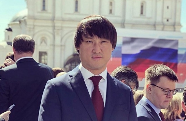 «Новых людей» на выборы в Госдуму поведет бывший игрок КВН Сангаджи Тарбаев