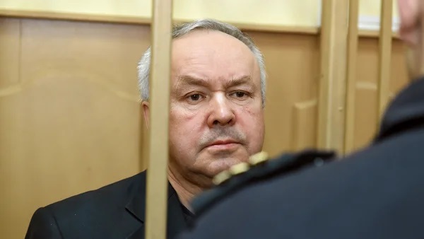 Олега Шишова спас юбилей Победы