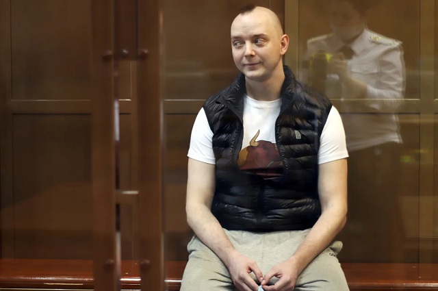 Ивана Сафронова прессуют в СИЗО уже год, не предъявляя обвинений