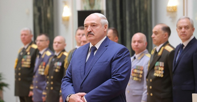 Лукашенко: началась террористическая атака на Беларусь
